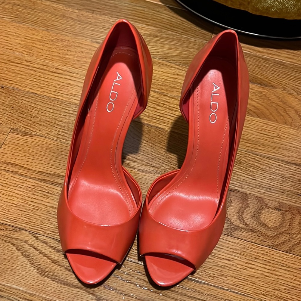 Like new size 8 (38) Aldo stiletto